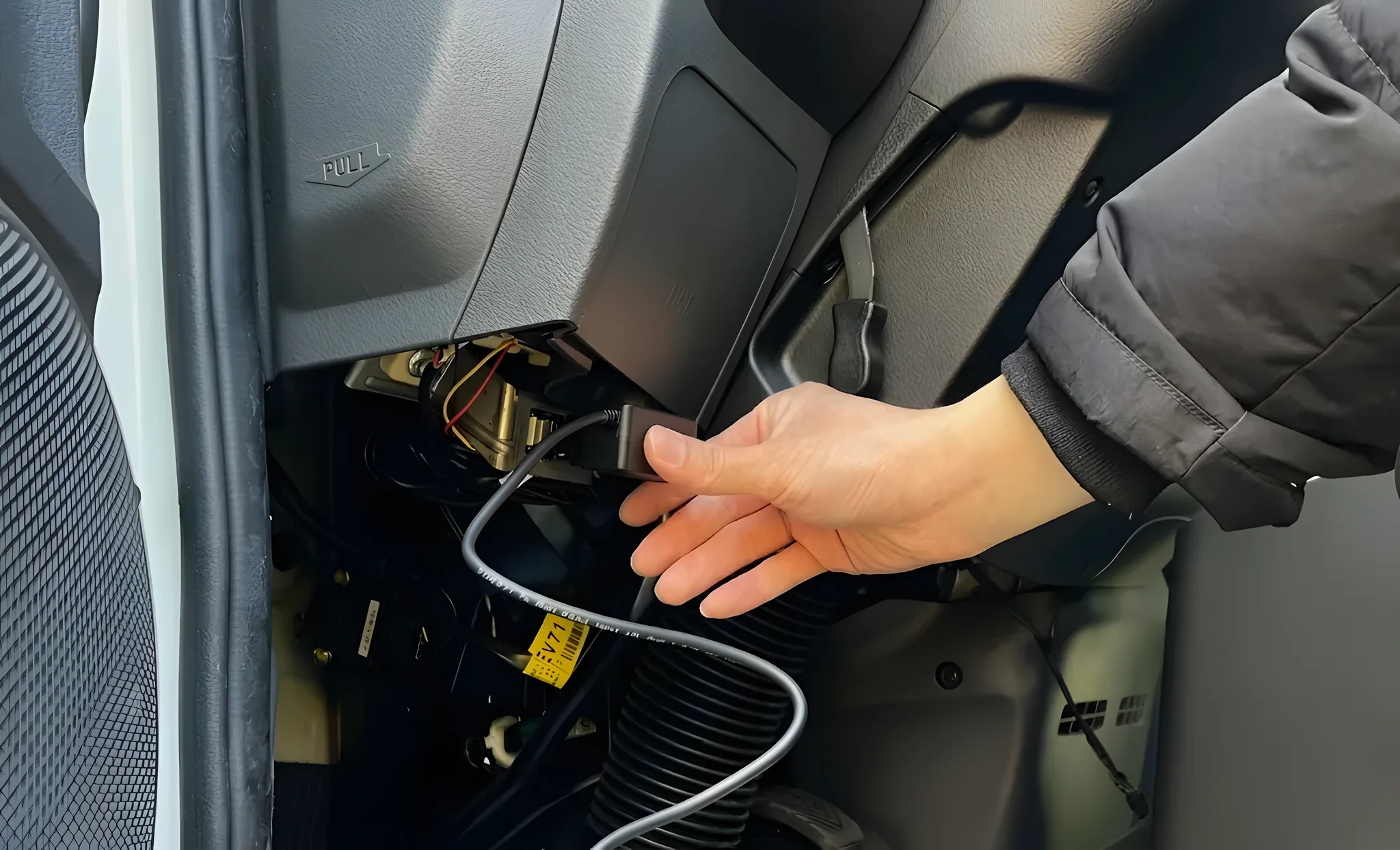 차량 OBD-II 포트에 DTG 직결 설치